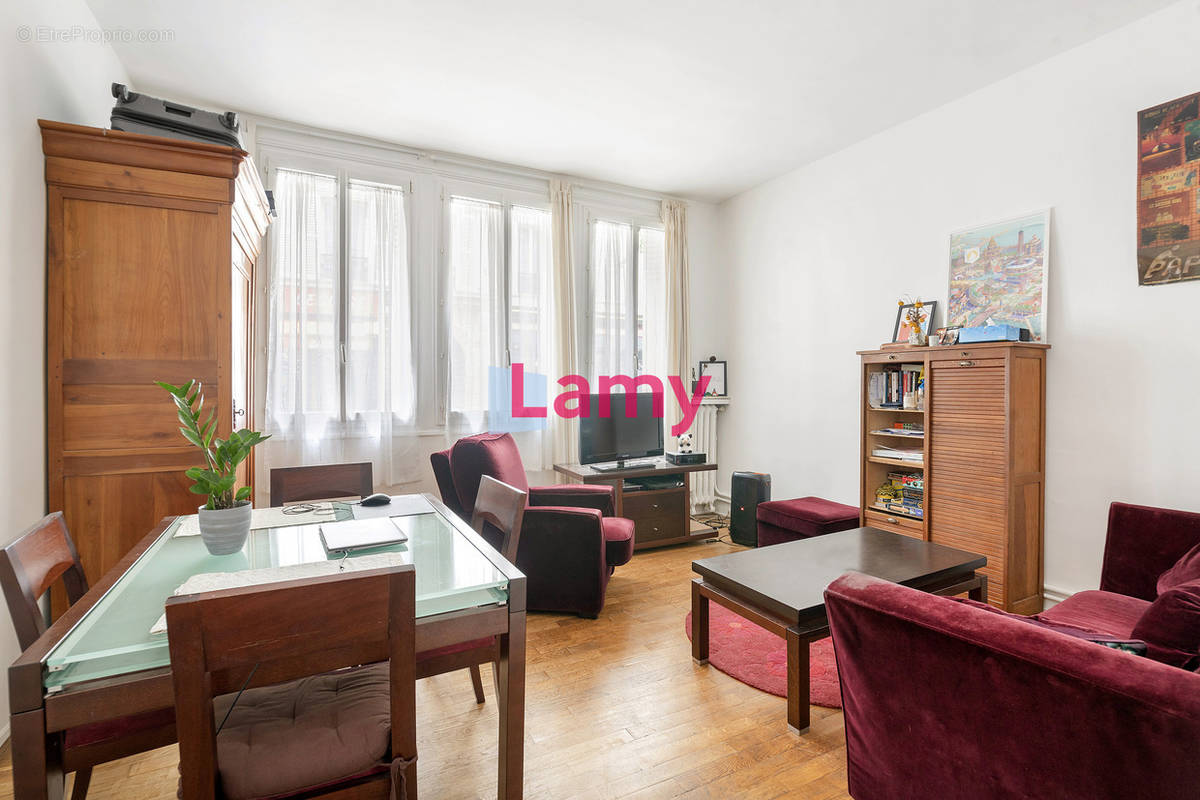 Appartement à PARIS-17E