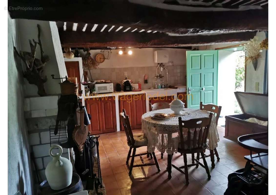 Appartement à CONTES