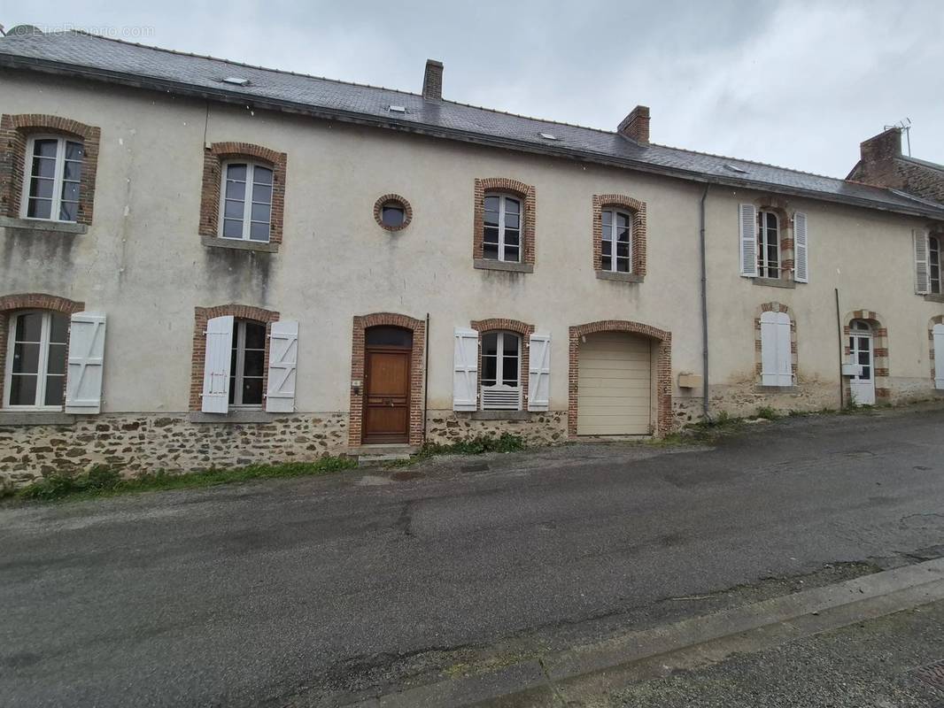 Maison à LE BOURGNEUF-LA-FORET