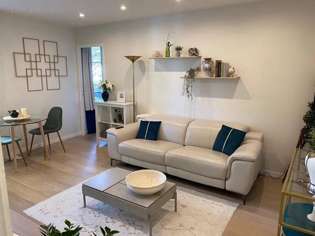 Appartement à NEUILLY-SUR-SEINE