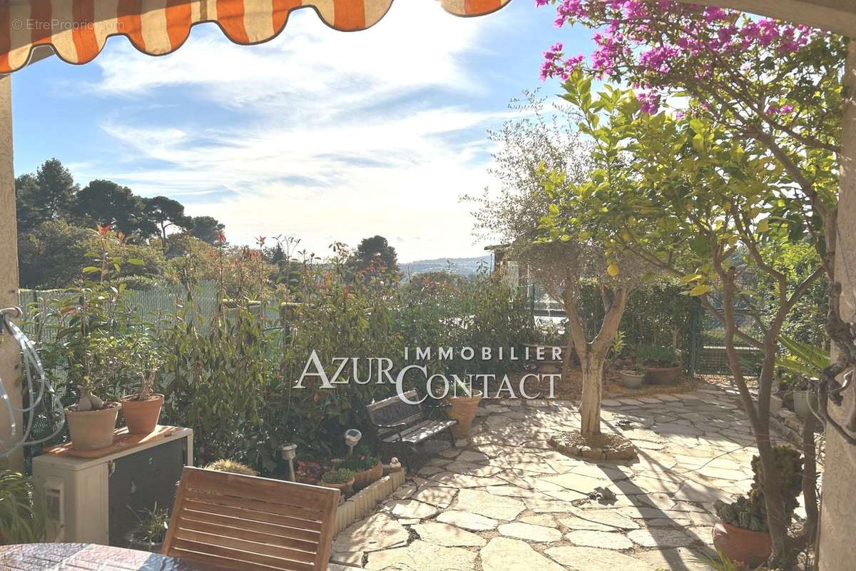 Appartement à MOUGINS