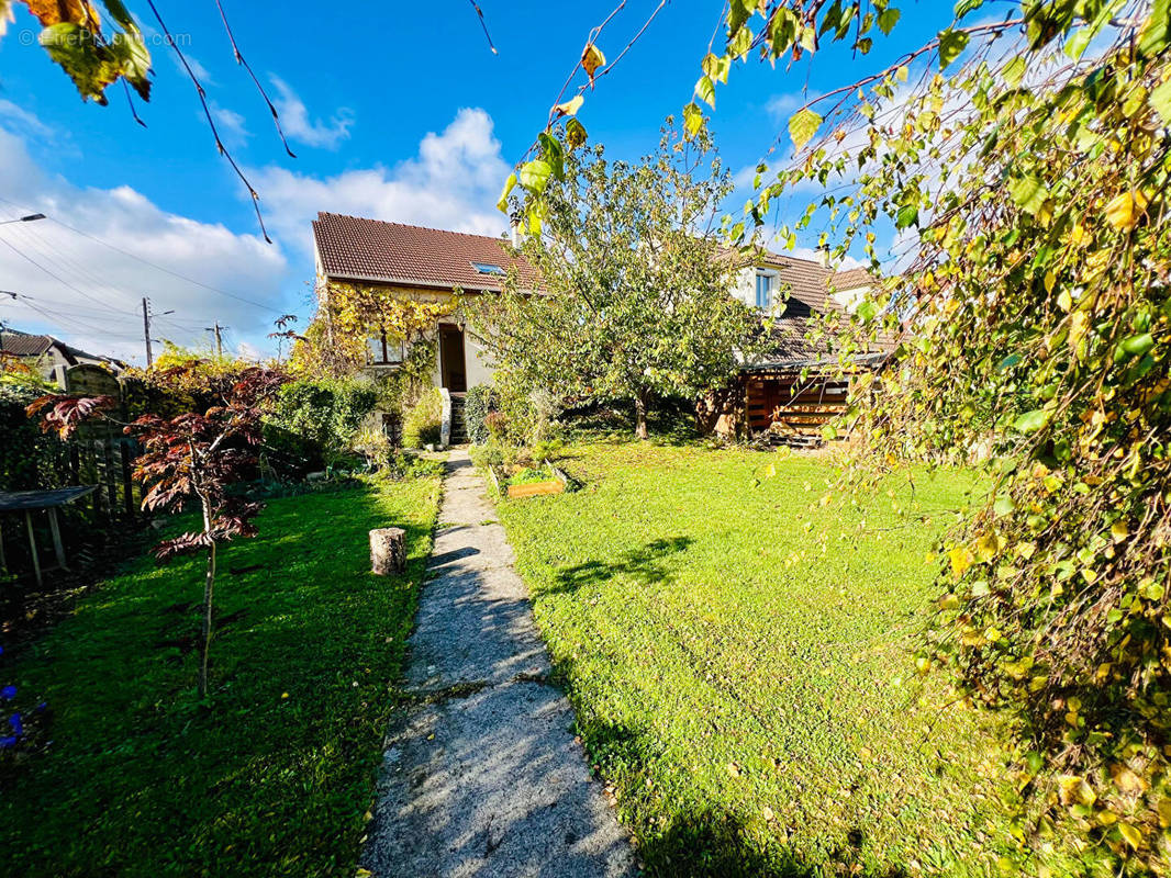 Maison à TREMBLAY-EN-FRANCE