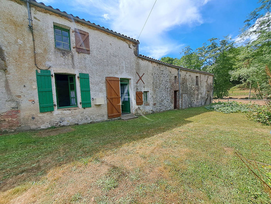 Maison à ROCHETREJOUX