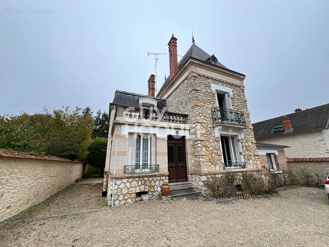 Maison à FONTAINEBLEAU