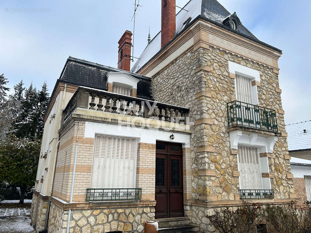 Maison à FONTAINEBLEAU