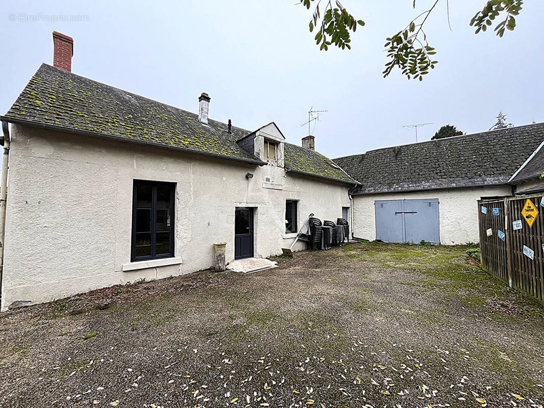 Maison à LES MONTILS