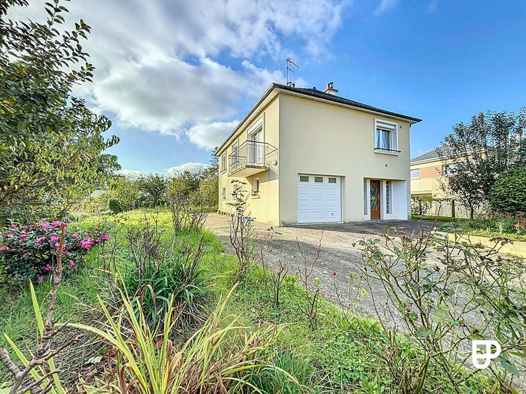 Maison à CHARTRES-DE-BRETAGNE