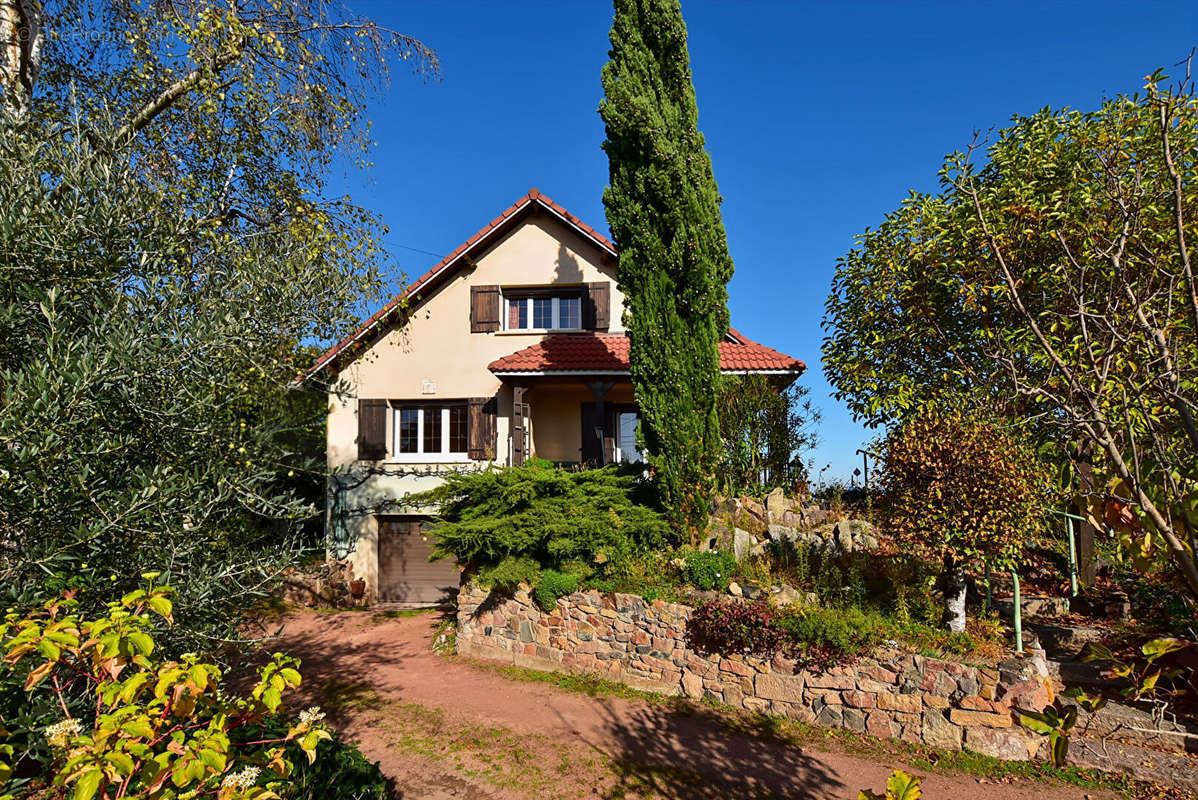 Maison à RIORGES