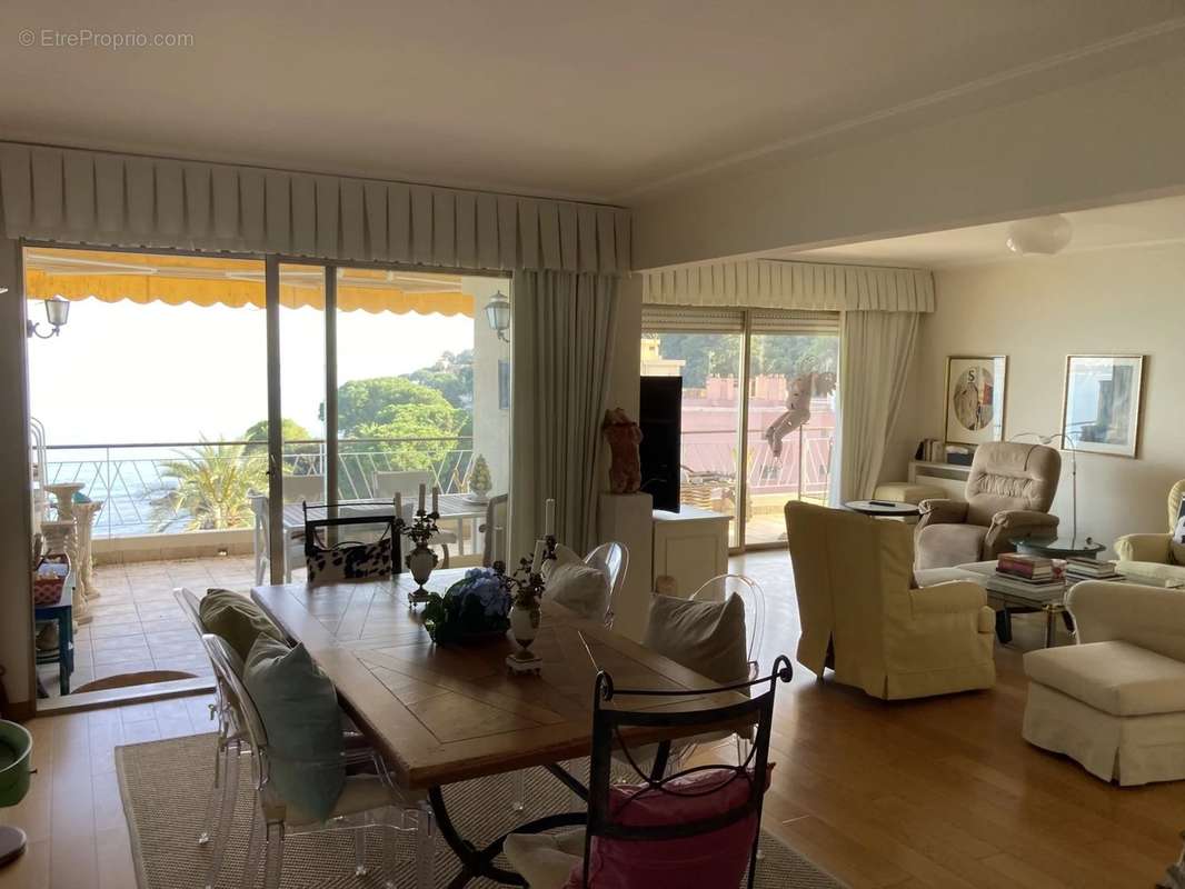 Appartement à ROQUEBRUNE-CAP-MARTIN