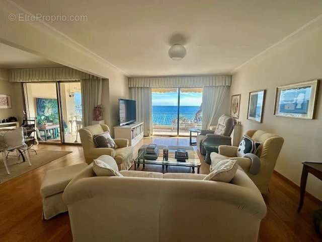 Appartement à ROQUEBRUNE-CAP-MARTIN