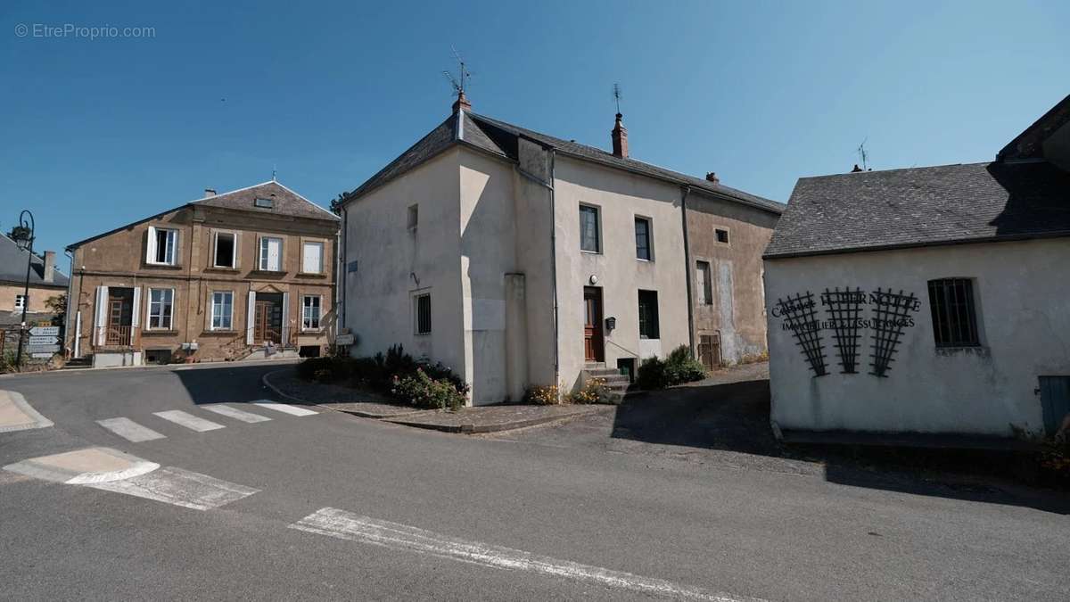 Maison à CUSSY-EN-MORVAN