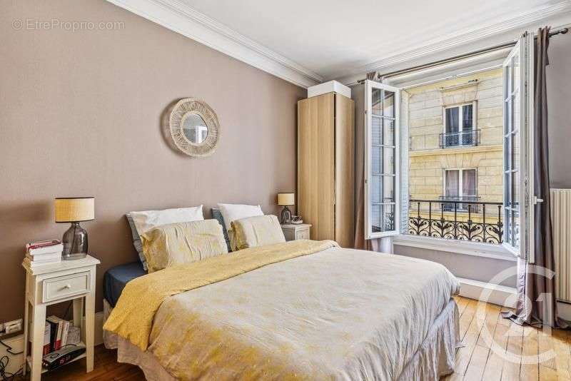 Appartement à NEUILLY-SUR-SEINE