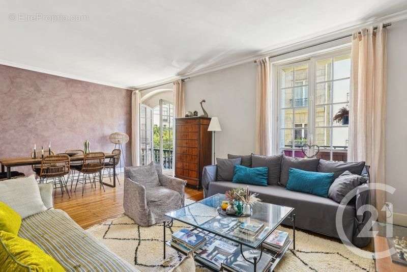 Appartement à NEUILLY-SUR-SEINE