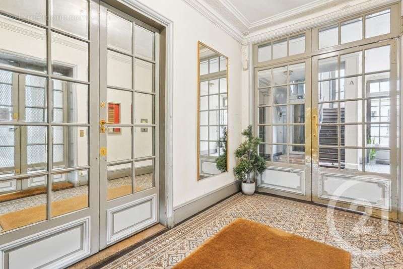 Appartement à NEUILLY-SUR-SEINE