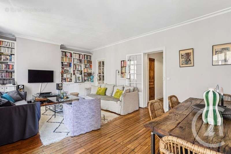 Appartement à NEUILLY-SUR-SEINE