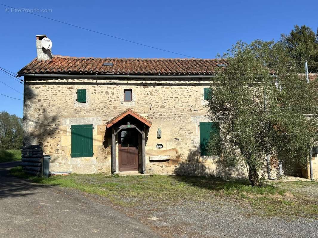 Maison à ROUZEDE