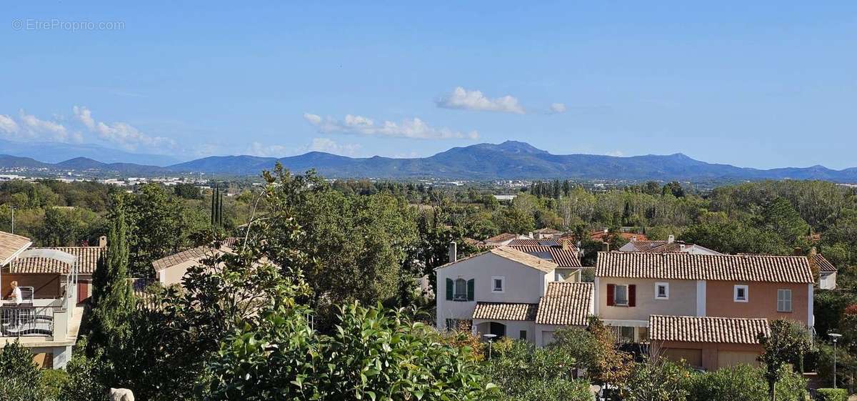 Autre à ROQUEBRUNE-SUR-ARGENS