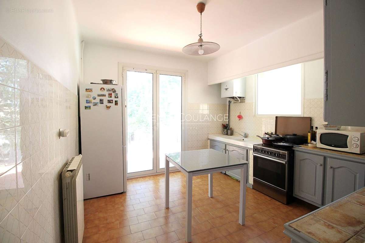 Appartement à SAINT-CYR-SUR-MER