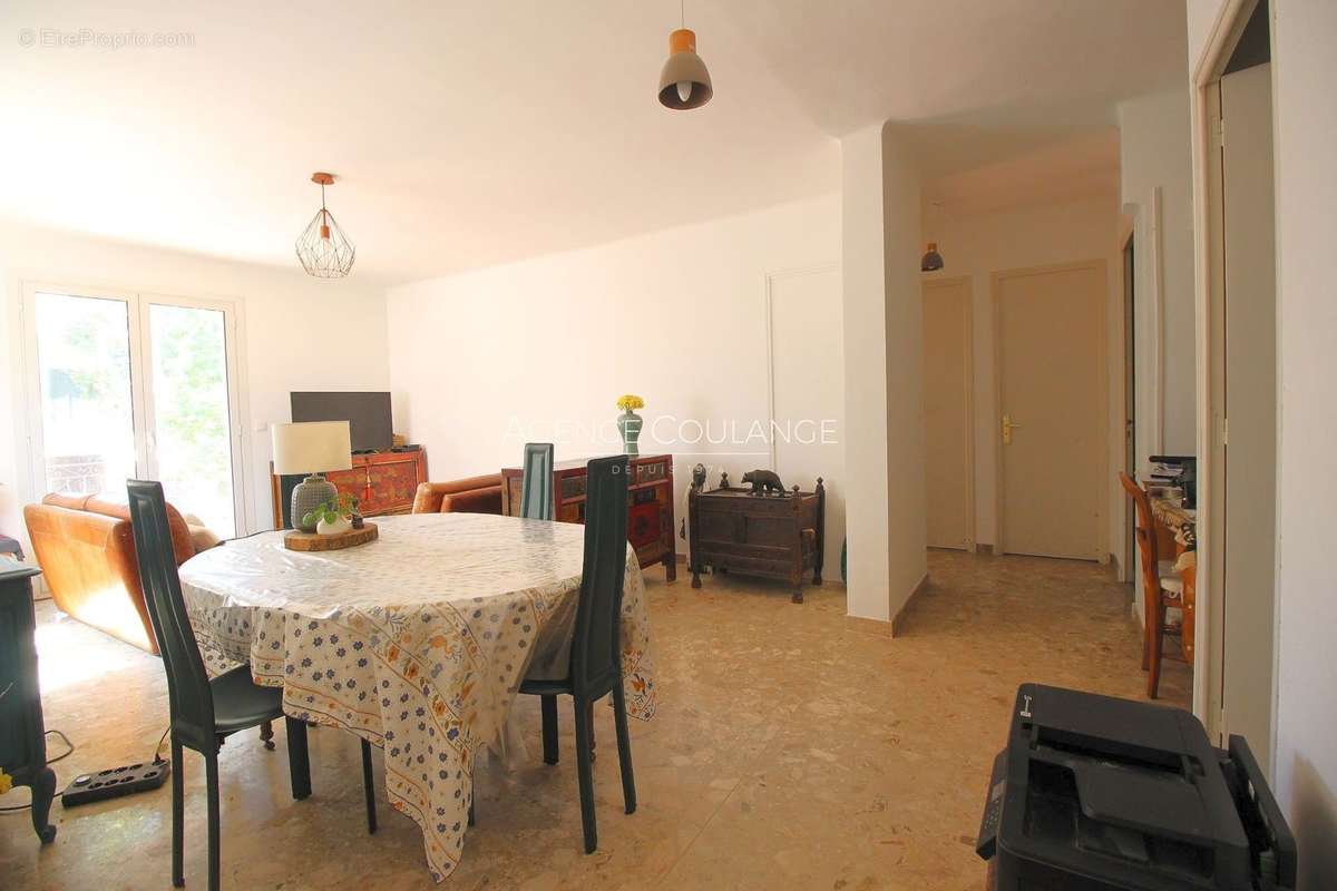 Appartement à SAINT-CYR-SUR-MER