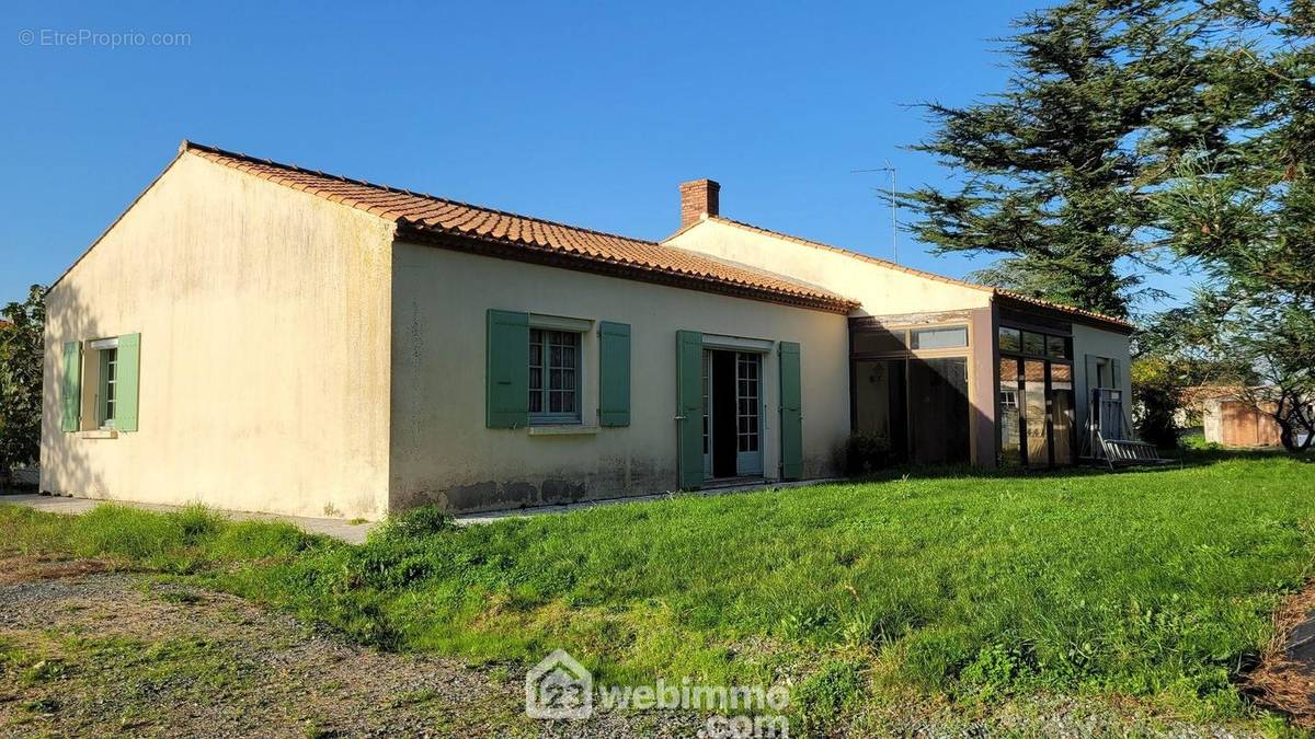 Maison à rénover de 157m² - Maison à AVRILLE