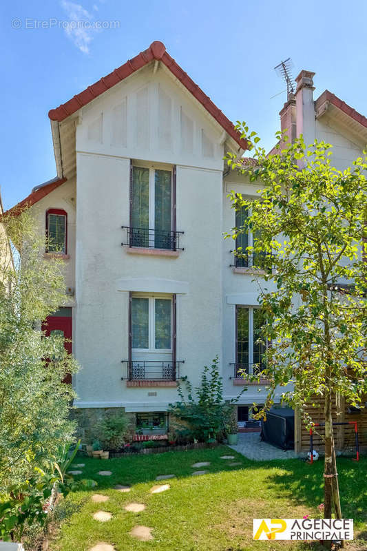 Maison à MAISONS-LAFFITTE