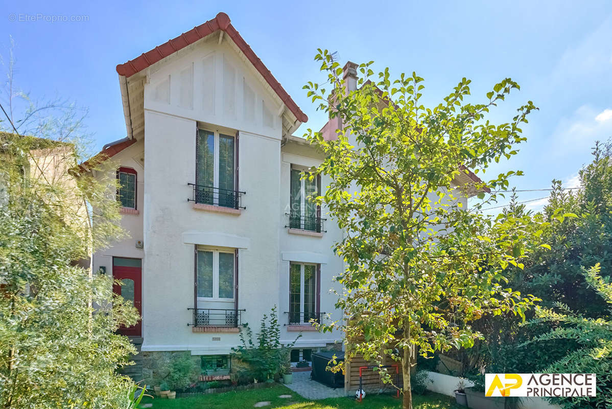 Maison à MAISONS-LAFFITTE