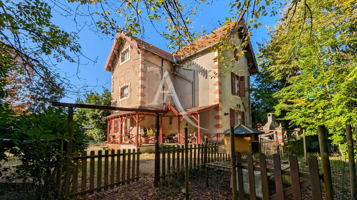 Maison à SAUVETERRE-LA-LEMANCE