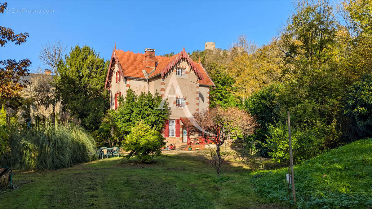 Maison à SAUVETERRE-LA-LEMANCE