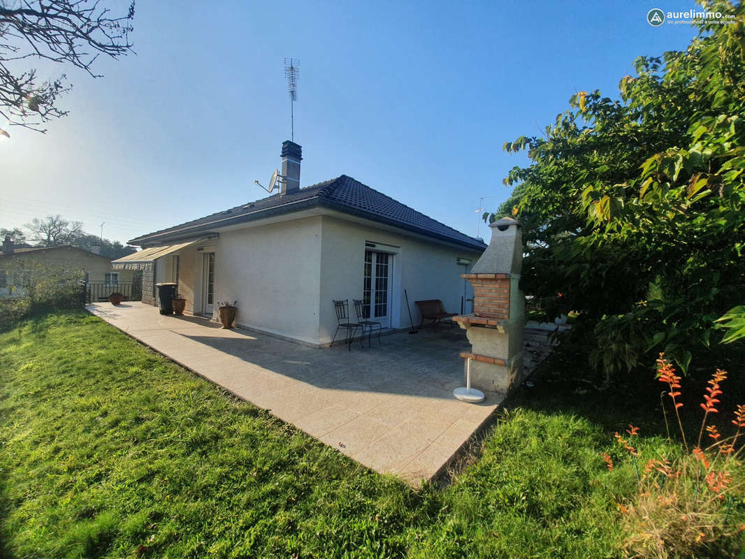 côté terrasse - Maison à MONTLUCON