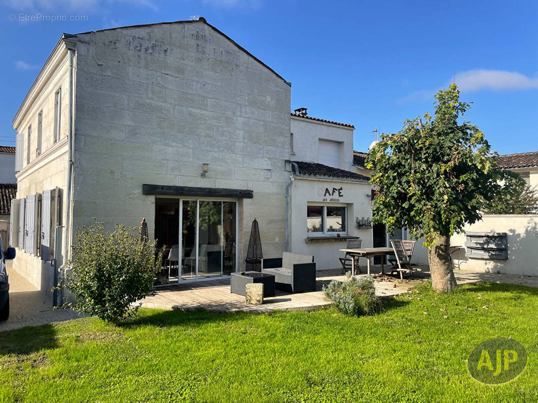 Maison à LES GONDS