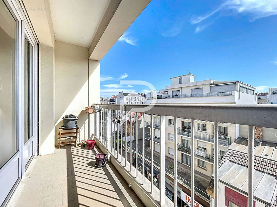 Appartement à COURBEVOIE