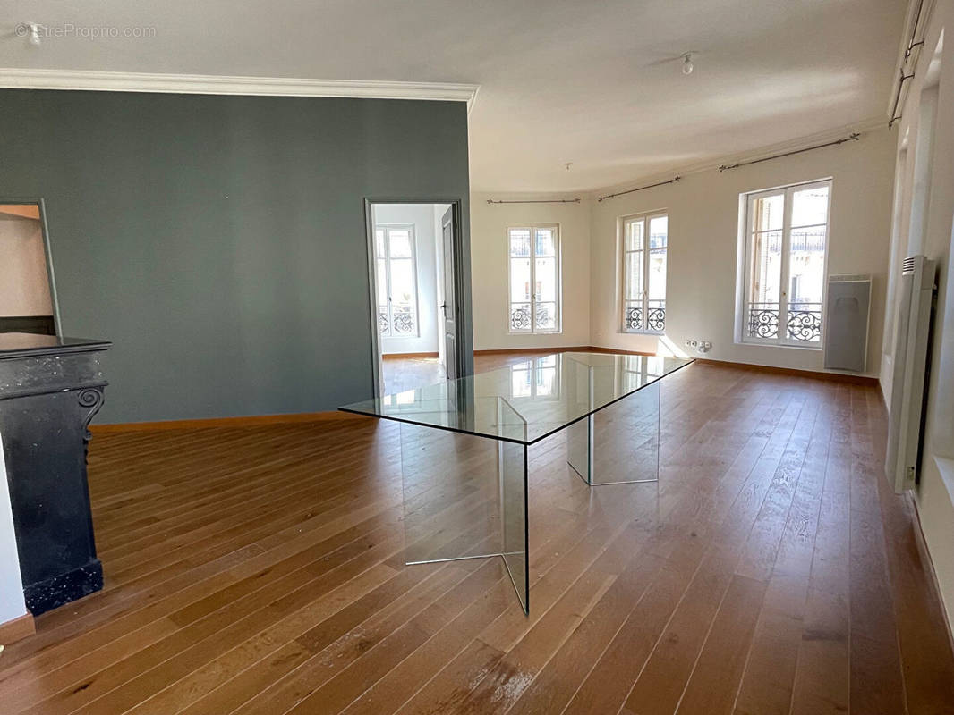 Appartement à MARSEILLE-2E