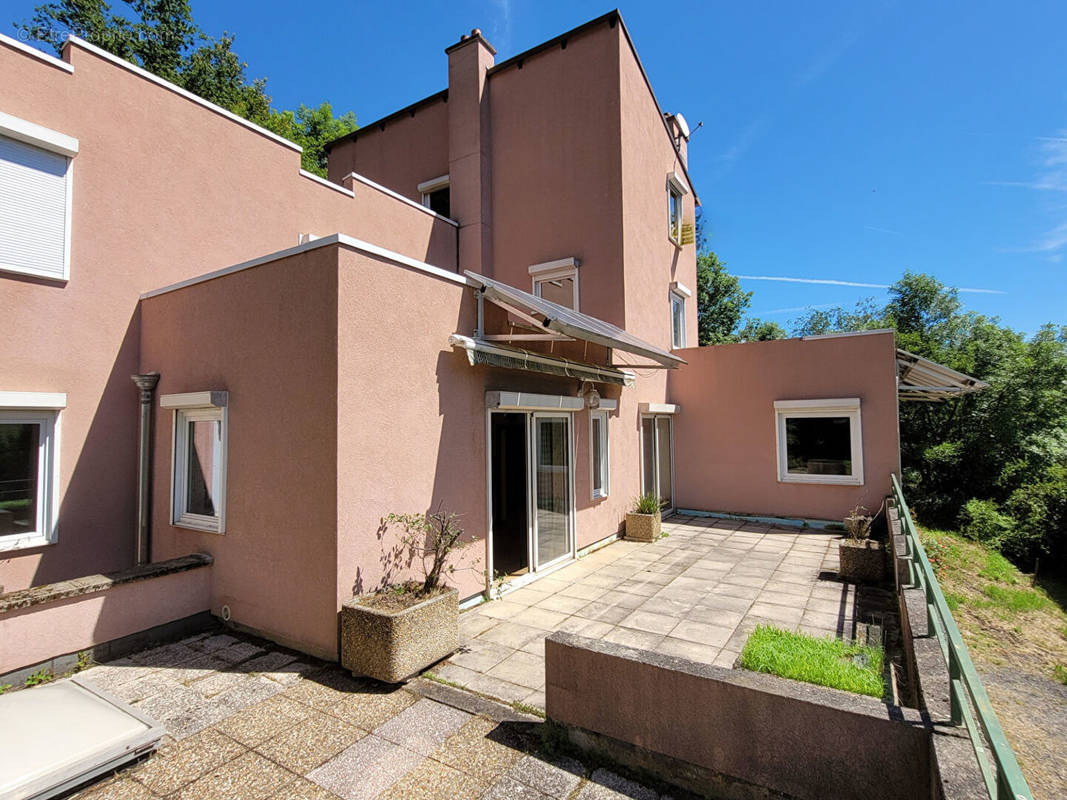 Maison à SANSSAC-L&#039;EGLISE