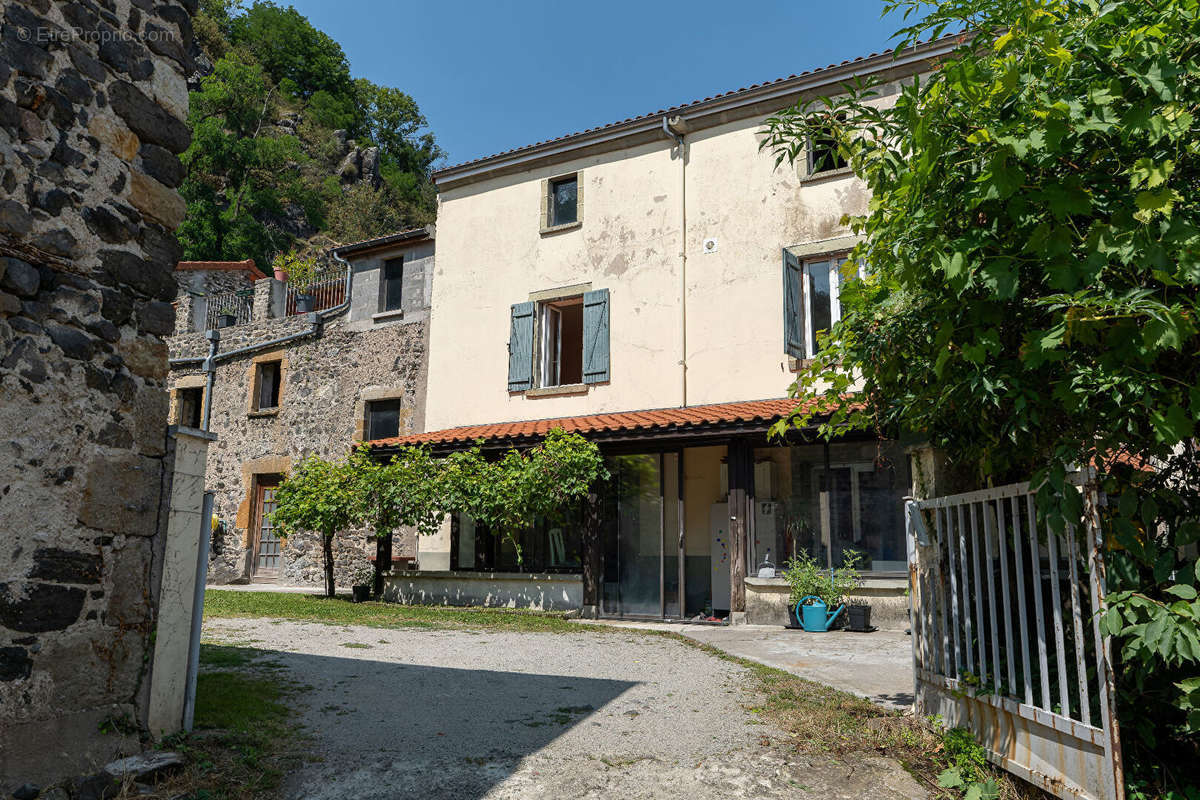 Maison à CORENT