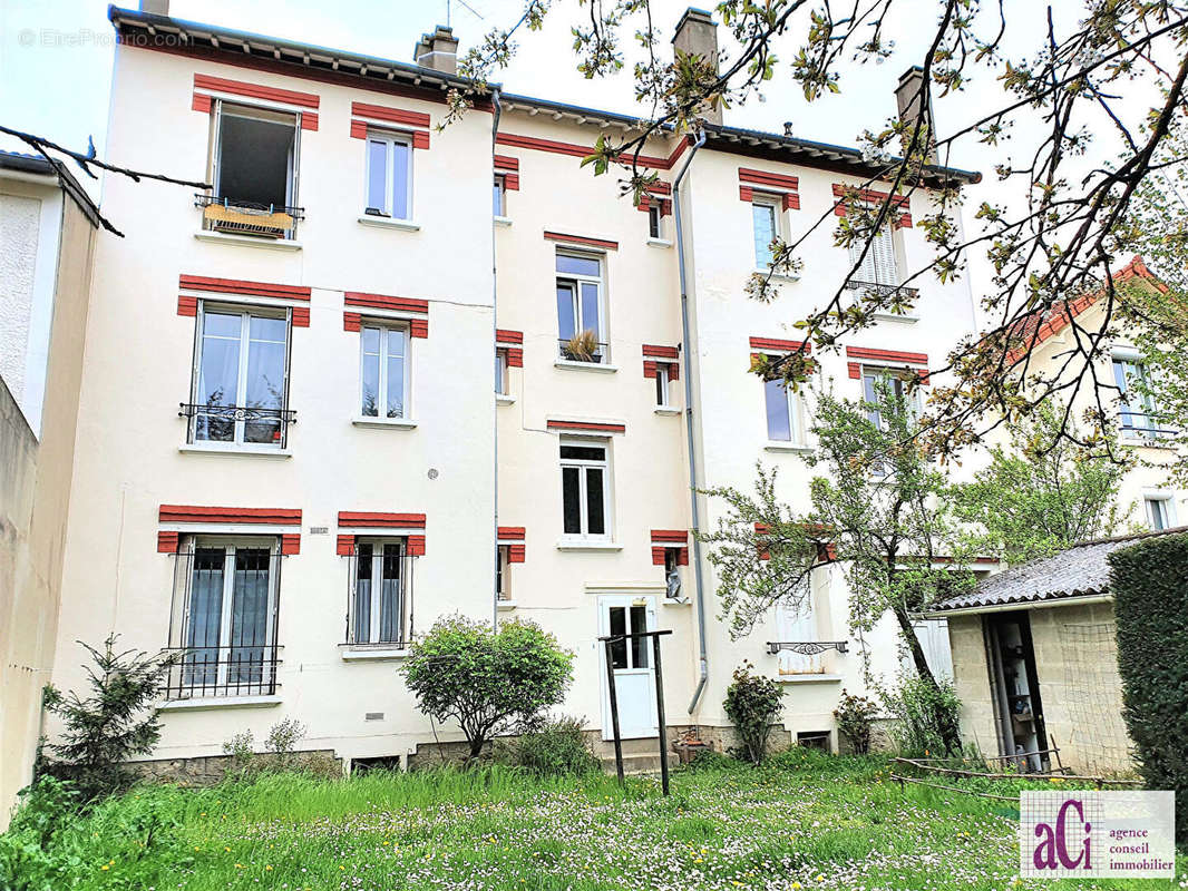 Appartement à L&#039;HAY-LES-ROSES