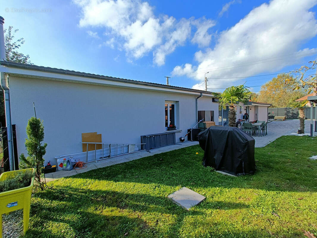 Maison à ANNAY