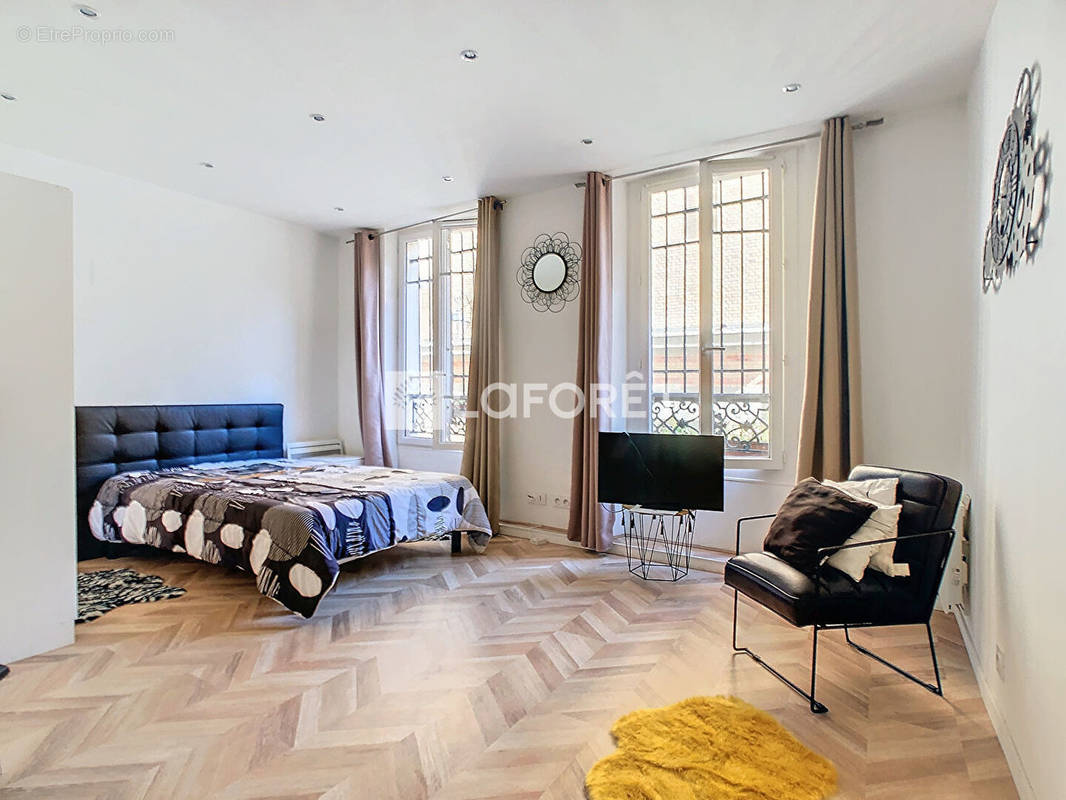 Appartement à PARIS-2E