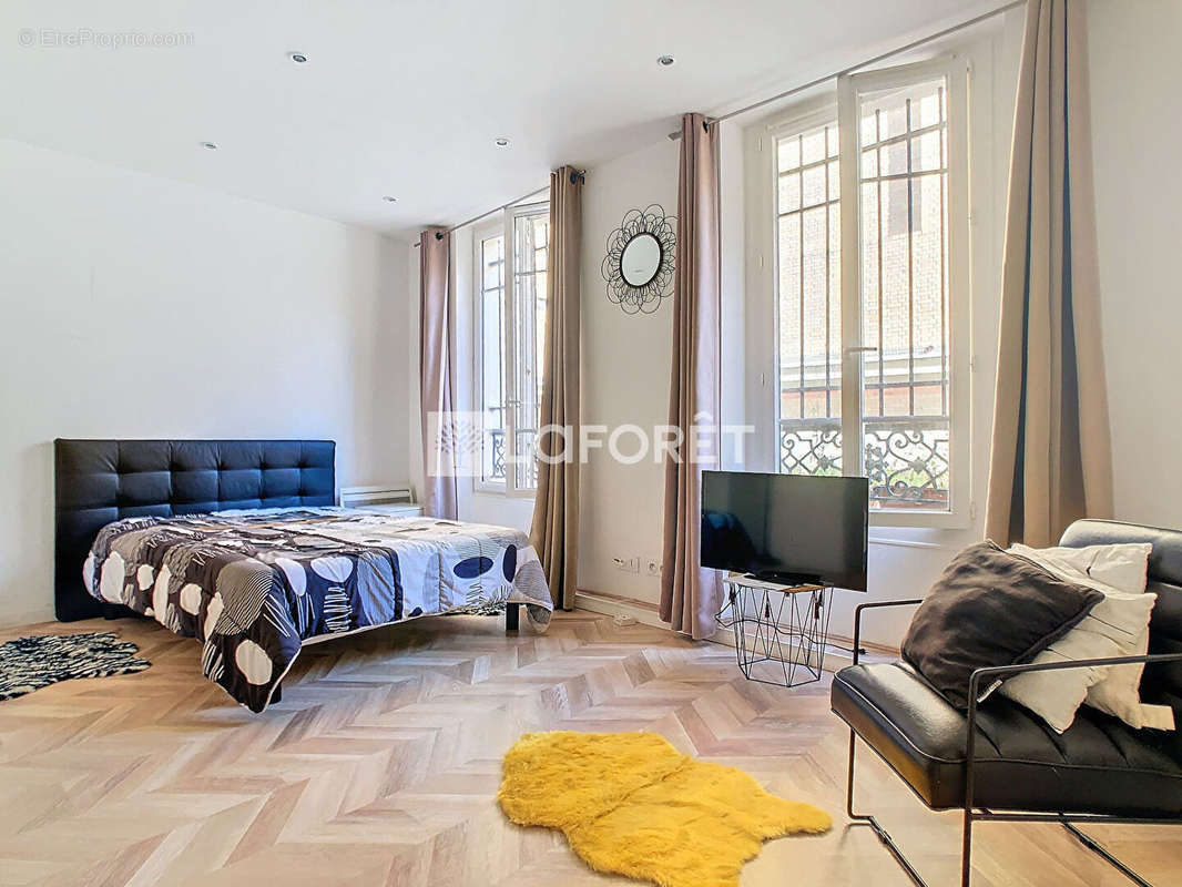 Appartement à PARIS-2E