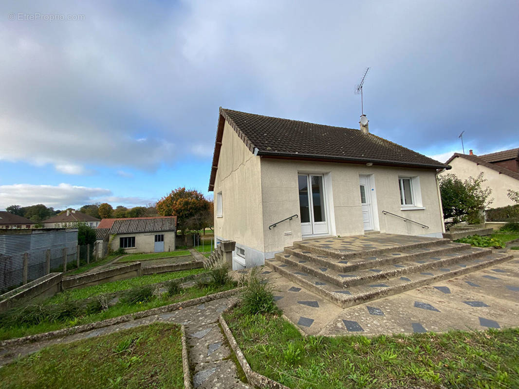 Maison à LA FERTE-BERNARD