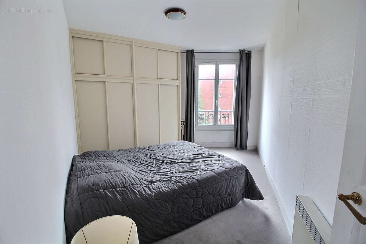 Appartement à LA GARENNE-COLOMBES