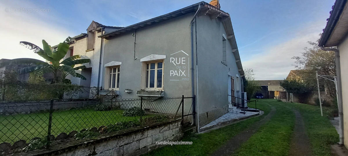 Maison à SAVIGNY-SOUS-FAYE