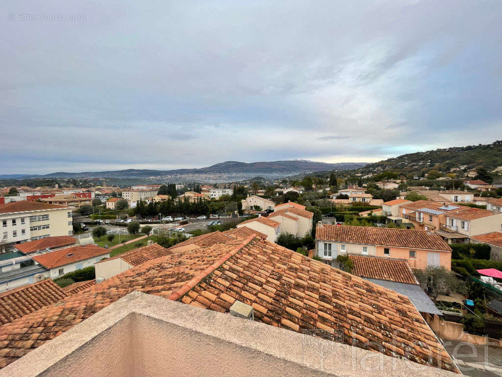 Appartement à MOUANS-SARTOUX