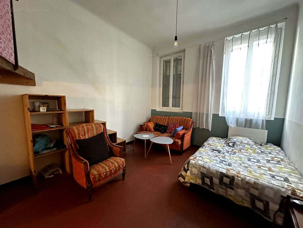 Appartement à MARSEILLE-4E