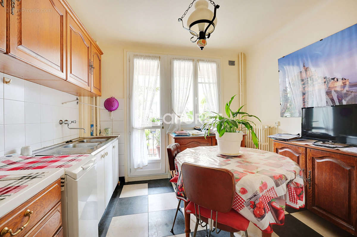 Appartement à PARIS-15E