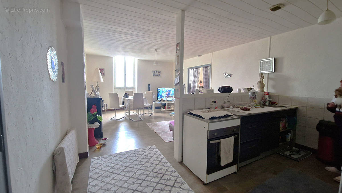 Appartement à ETOILE-SUR-RHONE