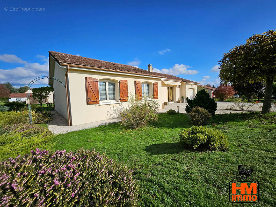 Maison à SAINT-YRIEIX-LA-PERCHE