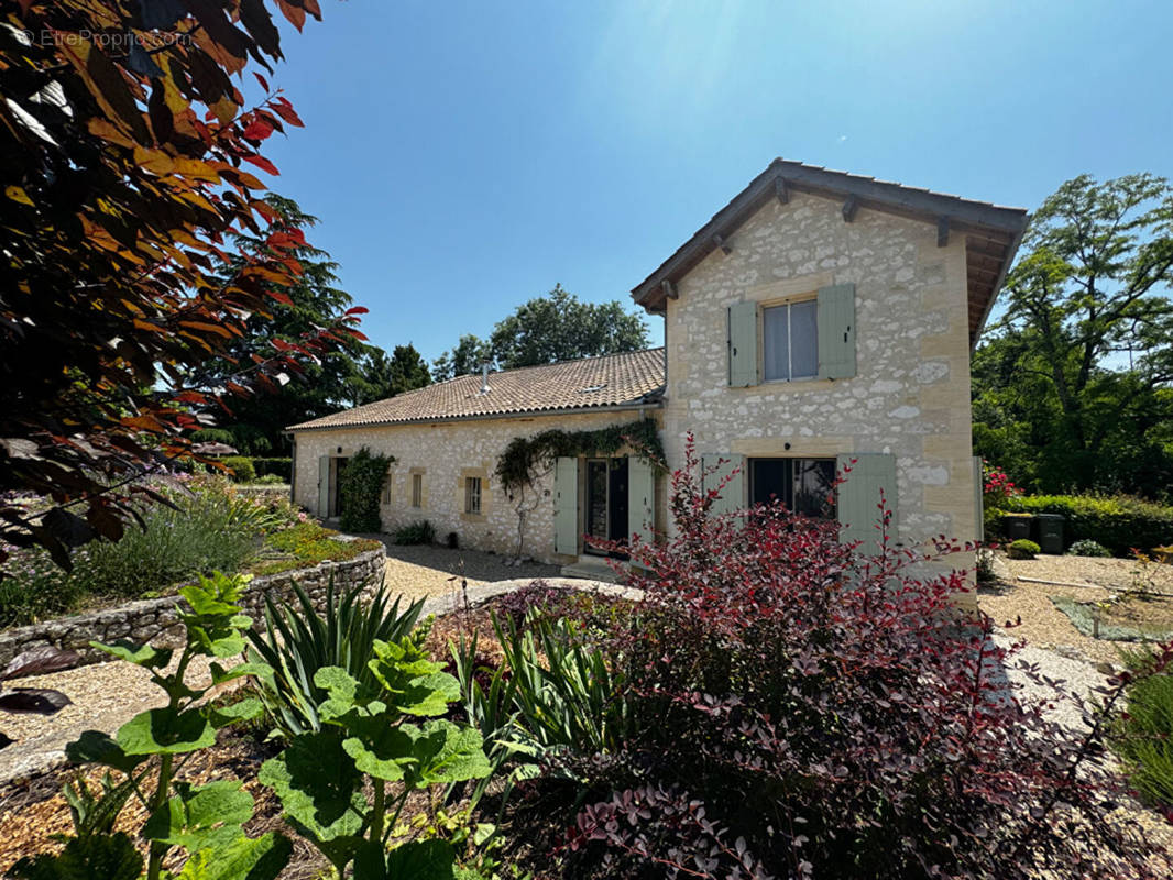 Maison à LES LEVES-ET-THOUMEYRAGUES