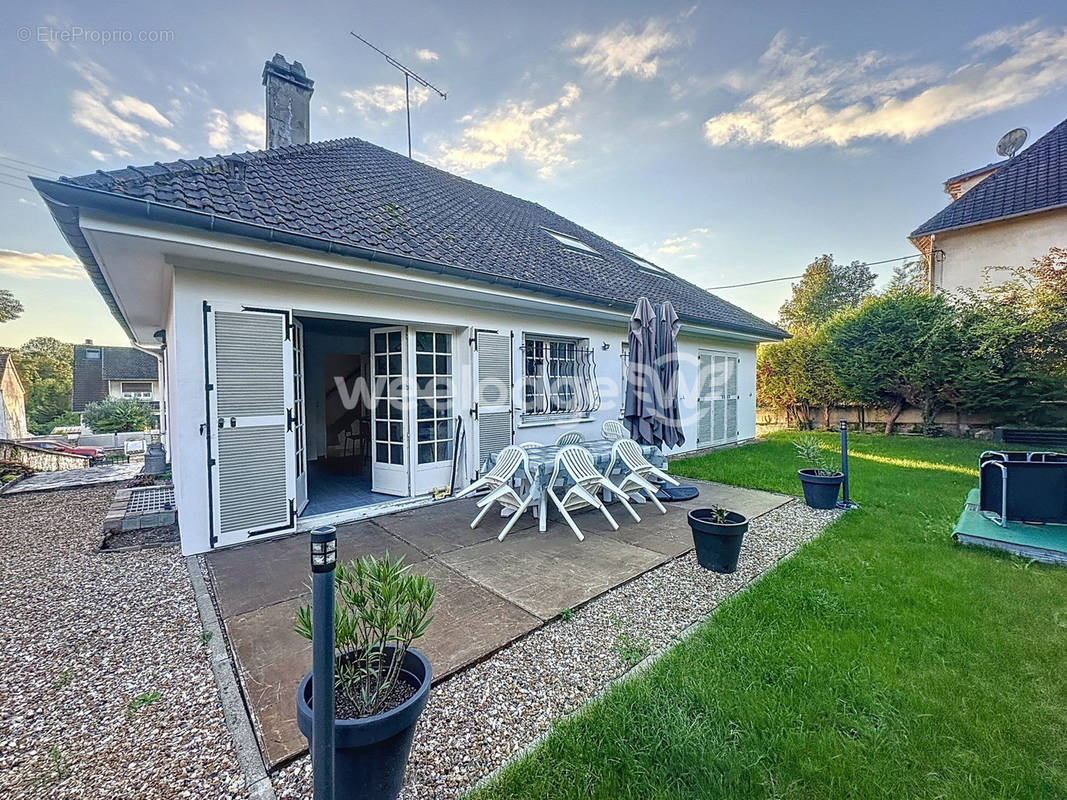 Maison à VAUX-SUR-SEINE