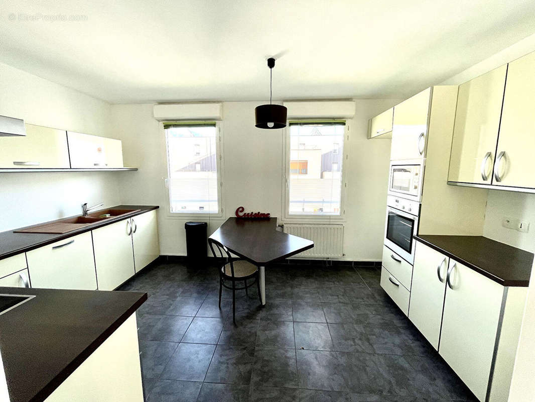 Appartement à LYON-8E