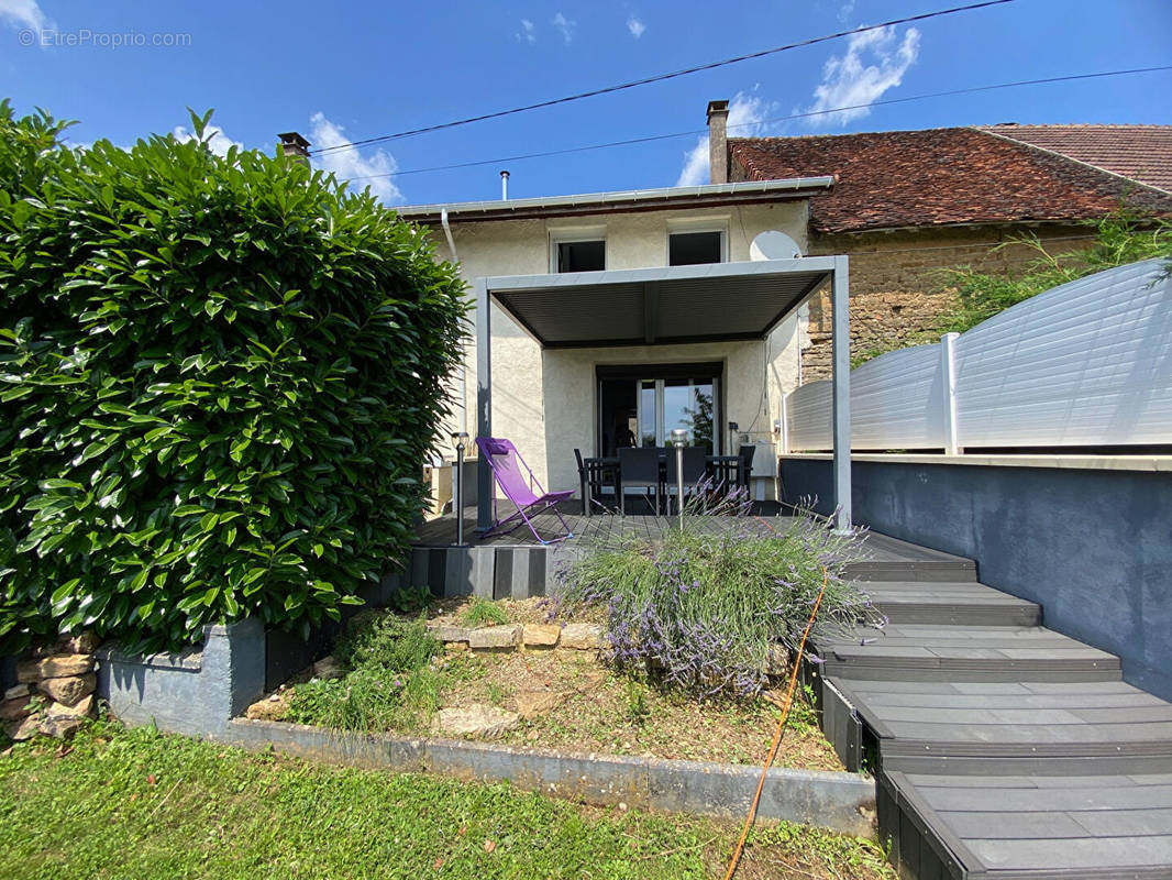 Maison à LONS-LE-SAUNIER